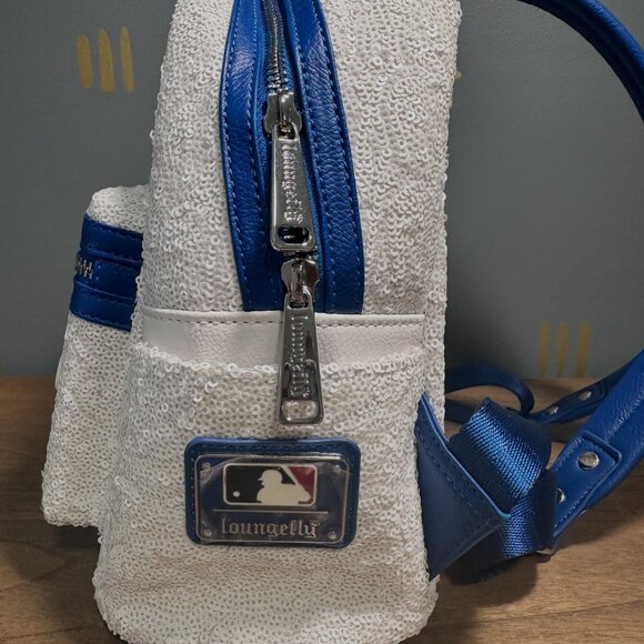 ✨ Loungefly Los Angeles Dodgers White Sequin Mini Backpack - Never Used ✨ - Picture 3 of 5
